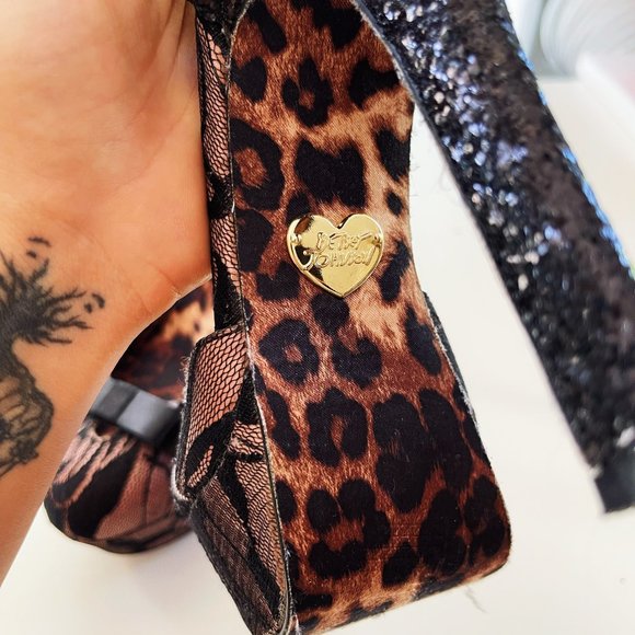 Black Lace Betsy Johnson Heels - Picture 3 of 4